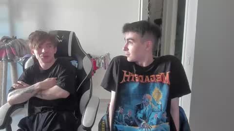 Snapshot of stralght_twinks chatting on October 8, 2025, 1:20 pm Ray online show from October 8, 2025, 1:20 pm