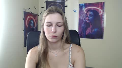 Snapshot of stranger_giirl chatting on July 14, 2026, 6:07 am Amalia online show from July 14, 2026, 6:07 am