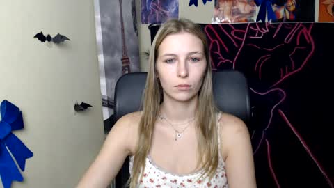 Snapshot of stranger_giirl chatting on July 18, 2026, 6:17 am Amalia online show from July 18, 2026, 6:17 am