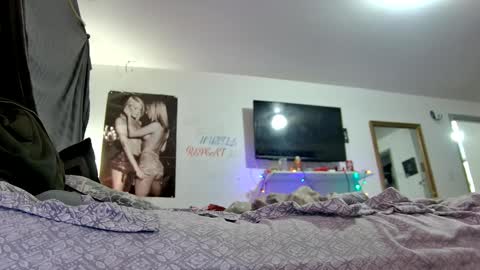 Snapshot of strangestslut chatting on September 22, 2025, 7:54 am strangestslut online show from September 22, 2025, 7:54 am