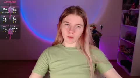 Snapshot of strawberry_juli chatting on February 15, 2026, 7:51 am Juli online show from February 15, 2026, 7:51 am