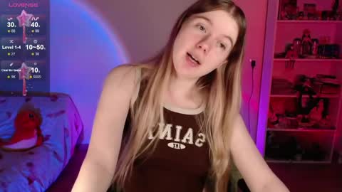Snapshot of strawberry_juli chatting on May 22, 2026, 4:19 am Juli online show from May 22, 2026, 4:19 am