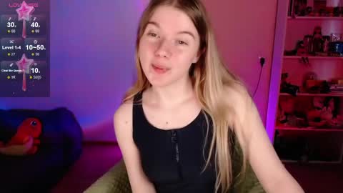 Snapshot of strawberry_juli chatting on June 6, 2026, 5:34 am Juli online show from June 6, 2026, 5:34 am
