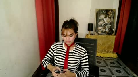 strawberry_kisses143 online show from June 12, 2026, 7:35 pm