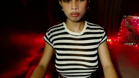 strawberry_kisses143 online show from June 21, 2026, 11:18 pm