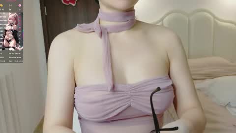 Snapshot of strawberry_loveee chatting on June 29, 2026, 1:56 am strawberry_loveee online show from June 29, 2026, 1:56 am