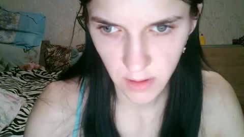 Snapshot of strawberry_storm chatting on March 19, 2026, 2:15 am Strawberry Storm online show from March 19, 2026, 2:15 am