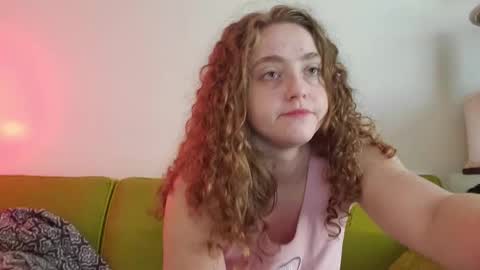 Snapshot of strawberrylotsacake chatting on September 28, 2025, 2:33 pm Strawberrylotsacake online show from September 28, 2025, 2:33 pm