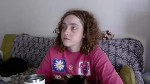 Strawberrylotsacake online show from April 23, 2026, 12:29 pm