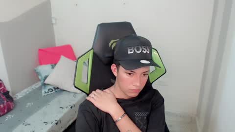 Street online show from April 7, 2026, 8:42 pm