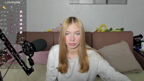 Snapshot of streis_mua chatting on January 18, 2025, 3:53 am Streis open pvt online show from January 18, 2025, 3:53 am