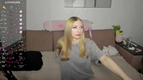 Snapshot of streis_mua chatting on March 10, 2025, 1:45 am Streis open pvt online show from March 10, 2025, 1:45 am