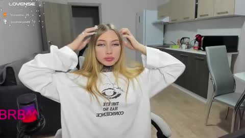 Snapshot of streis_mua chatting on October 17, 2025, 3:25 pm Streis open pvt online show from October 17, 2025, 3:25 pm