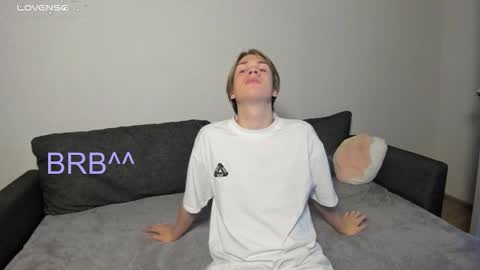 Snapshot of streis_mua chatting on November 8, 2025, 7:01 pm Streis open pvt online show from November 8, 2025, 7:01 pm