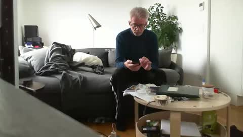 Snapshot of stremic chatting on October 25, 2025, 9:50 am stremic online show from October 25, 2025, 9:50 am