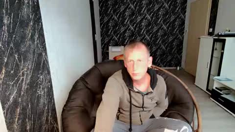 Snapshot of stringslave02 chatting on September 14, 2025, 5:01 pm stringslave02 online show from September 14, 2025, 5:01 pm