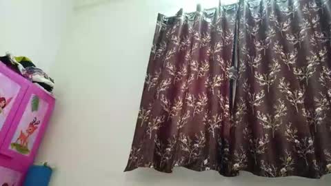 strip_couple_love1 online show from September 25, 2025, 7:45 am