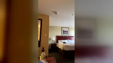 strokeherpokeher online show from December 18, 2025, 2:34 pm