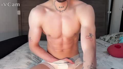 stronghardlatino online show from July 11, 2026, 8:44 pm