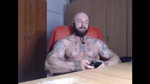 Snapshot of strongivan chatting on February 12, 2026, 5:02 am StrongIvan online show from February 12, 2026, 5:02 am