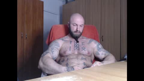 Snapshot of strongivan chatting on April 10, 2026, 6:23 pm StrongIvan online show from April 10, 2026, 6:23 pm