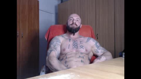 Snapshot of strongivan chatting on May 2, 2026, 5:01 am StrongIvan online show from May 2, 2026, 5:01 am