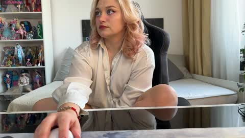 Snapshot of strupedsunicorns chatting on January 22, 2025, 9:13 am goddess online show from January 22, 2025, 9:13 am