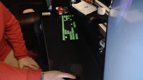 Snapshot of stud69861714 chatting on January 13, 2026, 6:18 am stud69861714 online show from January 13, 2026, 6:18 am