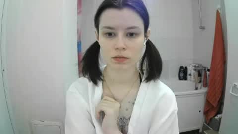 Eva online show from October 1, 2025, 4:24 pm