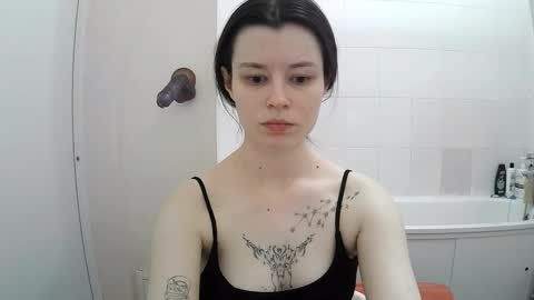 Eva online show from November 5, 2025, 7:25 pm