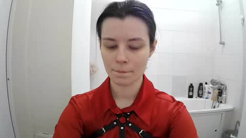 Eva online show from November 10, 2025, 3:33 pm