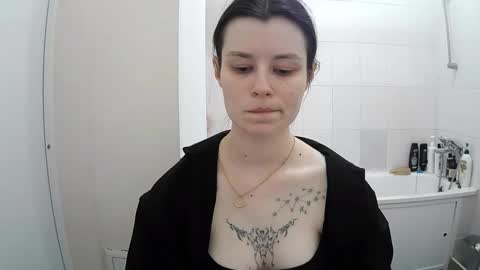 Eva online show from November 14, 2025, 8:07 pm