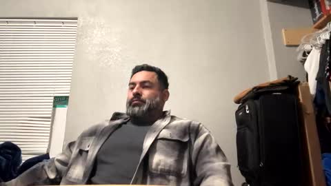 suavecito67 online show from February 8, 2025, 2:27 pm