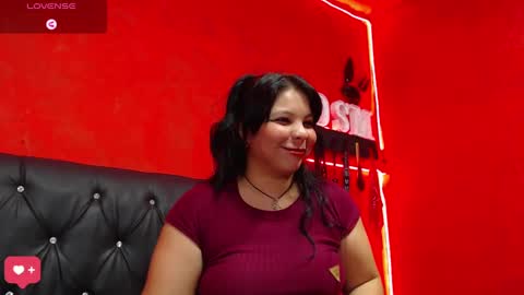 Snapshot of submissive__atina chatting on December 28, 2024, 12:04 am Nicky online show from December 28, 2024, 12:04 am