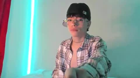 Snapshot of submissive_boyy_ chatting on December 10, 2024, 4:17 pm nico online show from December 10, 2024, 4:17 pm