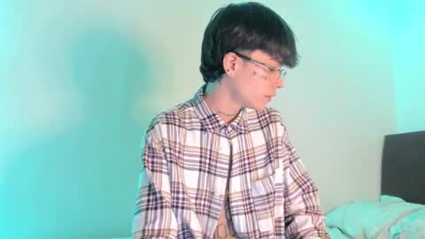 Snapshot of submissive_boyy_ chatting on December 11, 2024, 1:39 pm nico online show from December 11, 2024, 1:39 pm