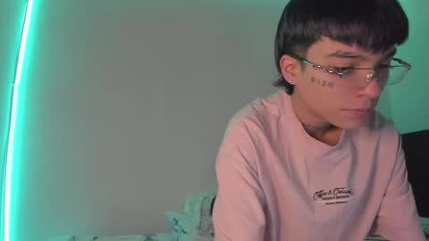 Snapshot of submissive_boyy_ chatting on January 19, 2025, 5:07 pm nico online show from January 19, 2025, 5:07 pm