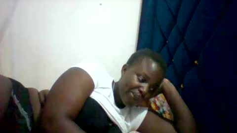 submissive_slut001 online show from November 8, 2025, 10:37 am