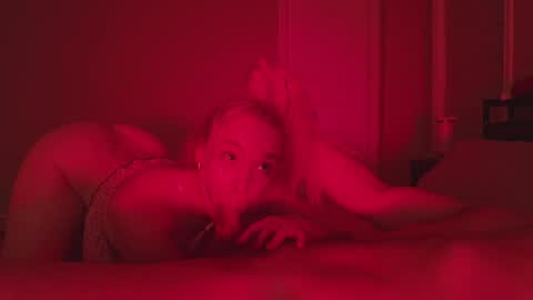 Snapshot of submissivewifefordaddy chatting on May 22, 2026, 4:19 am submissivewifefordaddy online show from May 22, 2026, 4:19 am