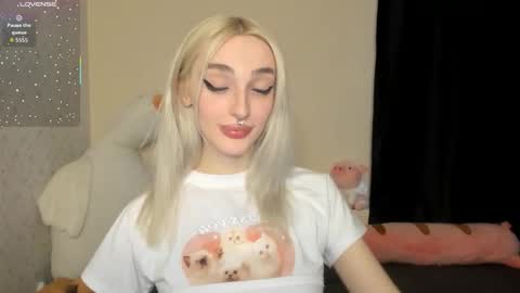 Chloe online show from March 24, 2026, 2:33 pm