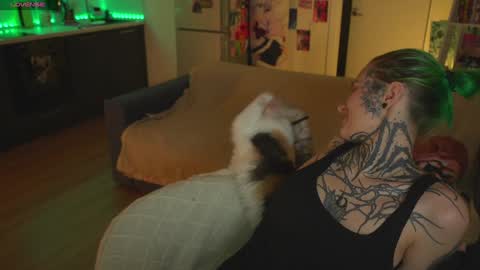 Snapshot of succubus_66 chatting on December 6, 2024, 2:28 pm succubus_66 online show from December 6, 2024, 2:28 pm