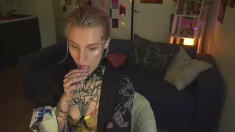 Snapshot of succubus_66 chatting on February 14, 2025, 9:03 am succubus_66 online show from February 14, 2025, 9:03 am