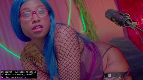 Snapshot of succubus_rosemilk chatting on January 28, 2025, 2:32 am Succubus RoseMilk online show from January 28, 2025, 2:32 am