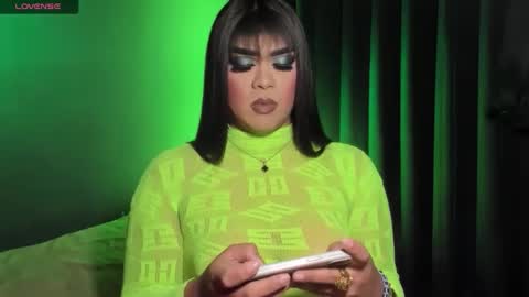 Snapshot of suckablecockoffreya chatting on November 10, 2025, 6:40 pm JADE ELYSE online show from November 10, 2025, 6:40 pm