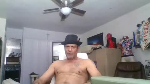 SUCKITU812 online show from February 6, 2025, 9:11 am