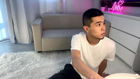 Emmy online show from February 19, 2025, 9:06 am