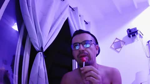 Snapshot of sugar1014 chatting on February 27, 2025, 2:10 am sugar1014 online show from February 27, 2025, 2:10 am