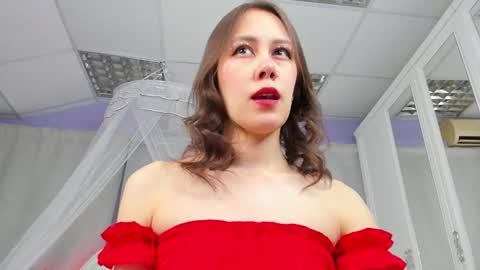 sugar blond online show from February 12, 2025, 11:18 am