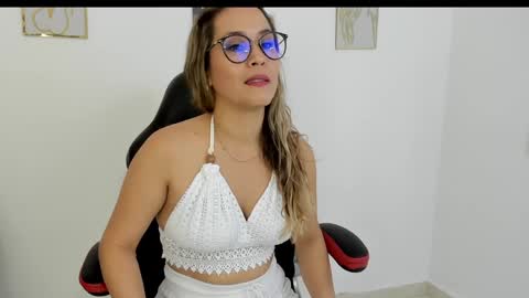sugar_milff online show from January 23, 2025, 1:56 pm