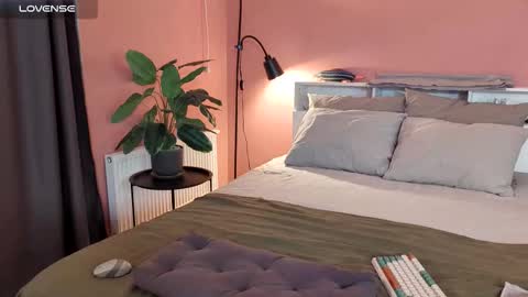 Maria online show from October 3, 2025, 2:14 pm